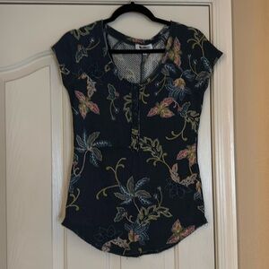 Women’s multicolor top